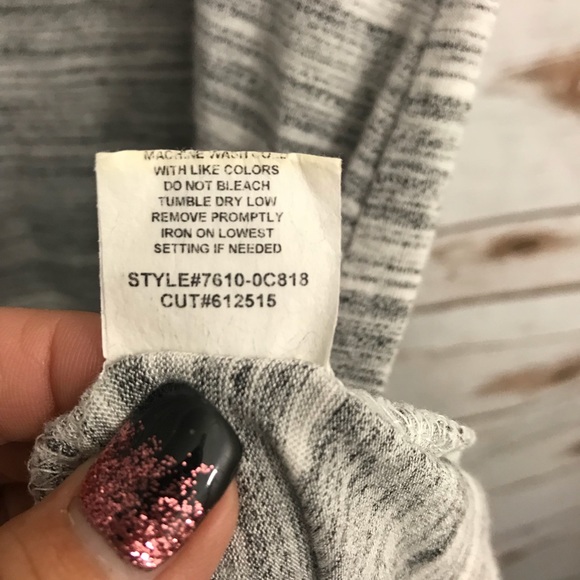 Kim and Cami Gray Chiffon Back Blouse - Picture 7 of 7